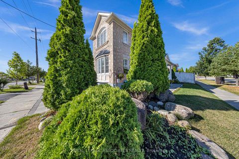 Photo 3 at 41 Pinoak Street, Rouge E11, Toronto