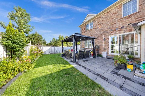 Photo 10 at 41 Pinoak Street, Rouge E11, Toronto