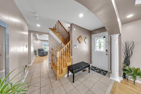 Photo 16 at 41 Pinoak Street, Rouge E11, Toronto