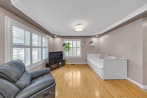 Photo 22 at 41 Pinoak Street, Rouge E11, Toronto