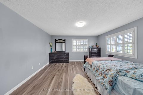 Photo 28 at 41 Pinoak Street, Rouge E11, Toronto