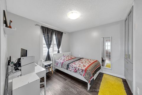 Photo 34 at 41 Pinoak Street, Rouge E11, Toronto