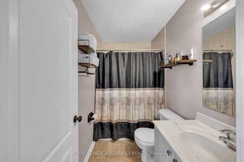 Photo 35 at 41 Pinoak Street, Rouge E11, Toronto