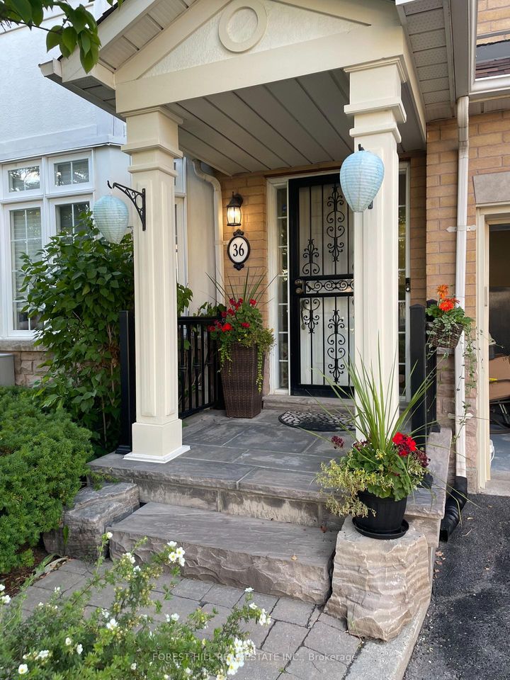 Photo 1 at 36 - 603 Clark Avenue, Yorkhill, Vaughan