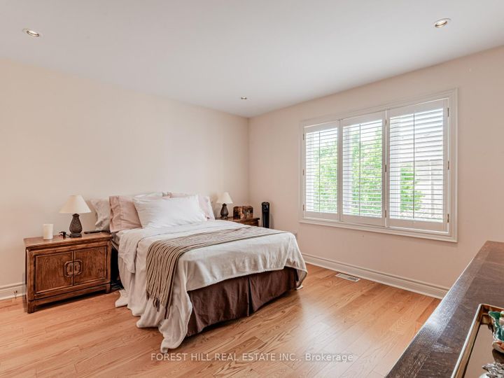 Photo 17 at 36 - 603 Clark Avenue, Yorkhill, Vaughan