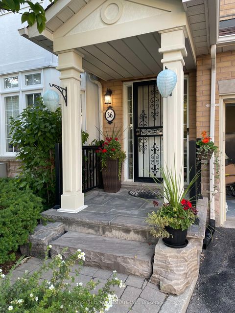 Photo 1 at 36 - 603 Clark Avenue, Yorkhill, Vaughan