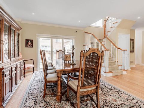 Photo 7 at 36 - 603 Clark Avenue, Yorkhill, Vaughan