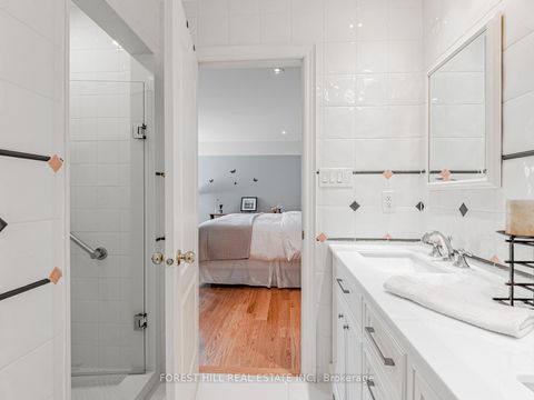 Photo 15 at 36 - 603 Clark Avenue, Yorkhill, Vaughan