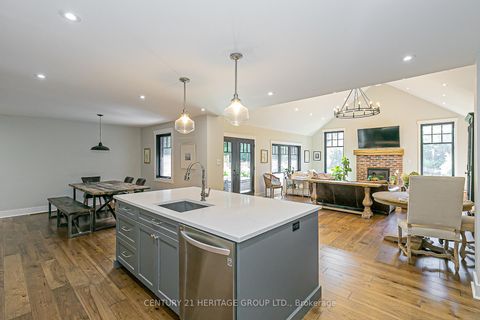 Photo 10 at 164 Park Avenue, Central Newmarket, Newmarket