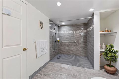 Photo 9 at 1102 - 7300 Yonge Street, Yorkhill, Vaughan