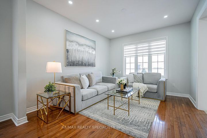 Photo 5 at 19 Rushbrook Drive, Vales of Castlemore, Brampton