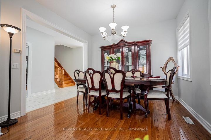 Photo 7 at 19 Rushbrook Drive, Vales of Castlemore, Brampton