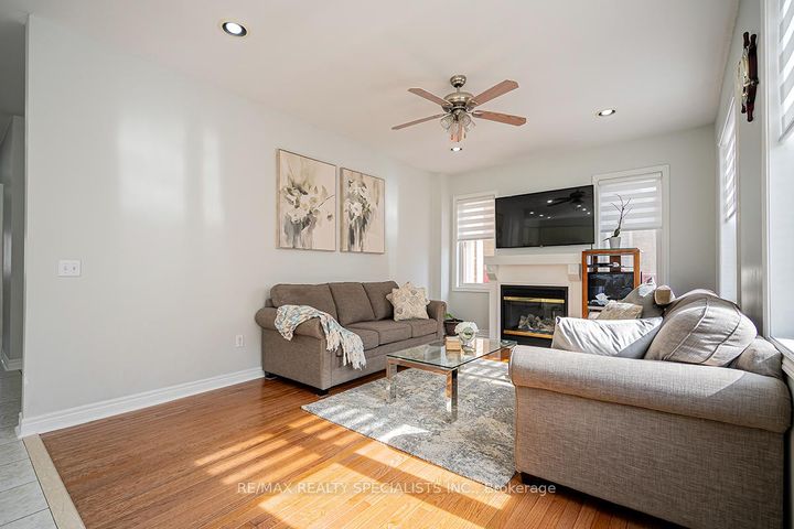 Photo 9 at 19 Rushbrook Drive, Vales of Castlemore, Brampton