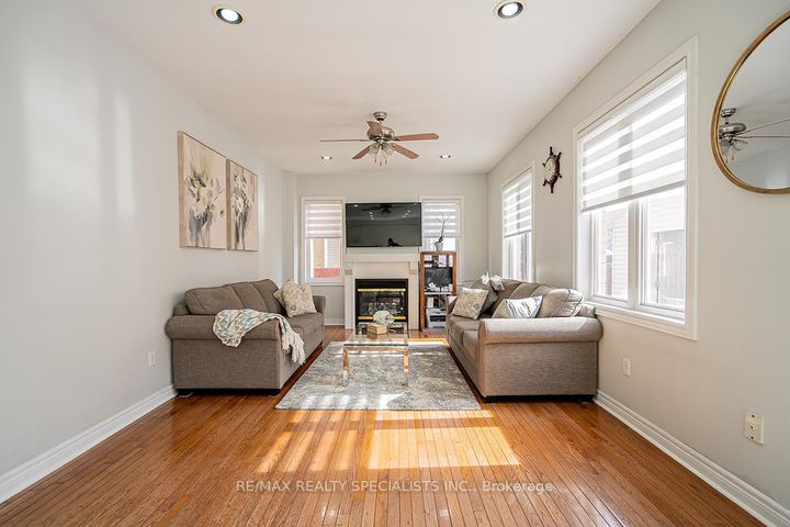 Photo 10 at 19 Rushbrook Drive, Vales of Castlemore, Brampton