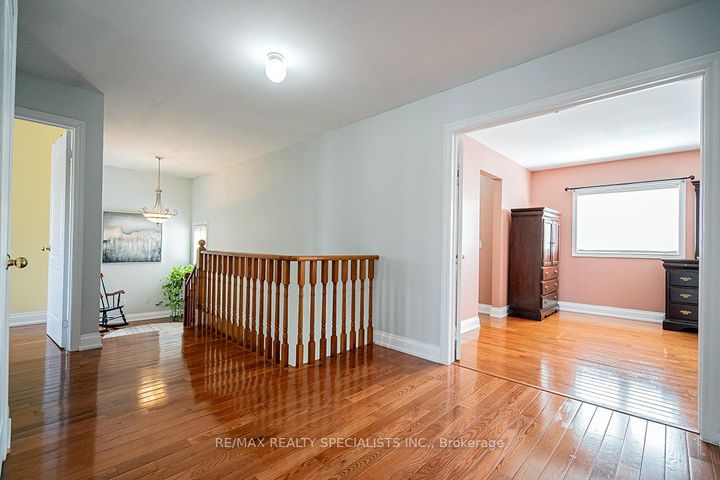 Photo 18 at 19 Rushbrook Drive, Vales of Castlemore, Brampton