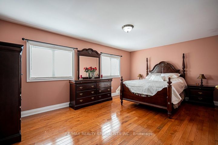 Photo 19 at 19 Rushbrook Drive, Vales of Castlemore, Brampton