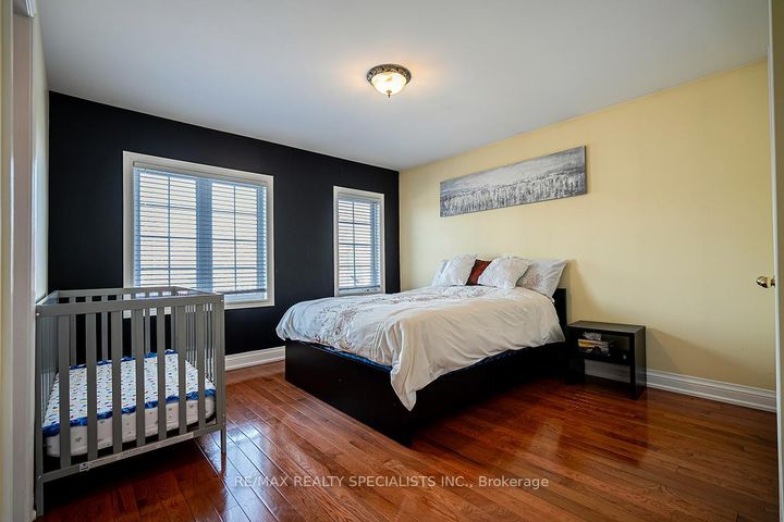 Photo 25 at 19 Rushbrook Drive, Vales of Castlemore, Brampton