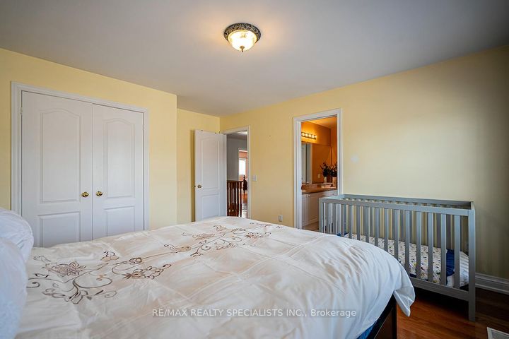 Photo 26 at 19 Rushbrook Drive, Vales of Castlemore, Brampton