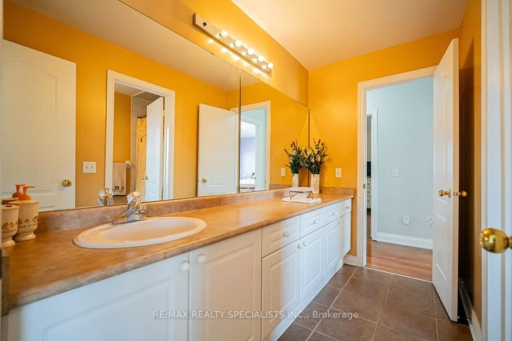 Photo 27 at 19 Rushbrook Drive, Vales of Castlemore, Brampton