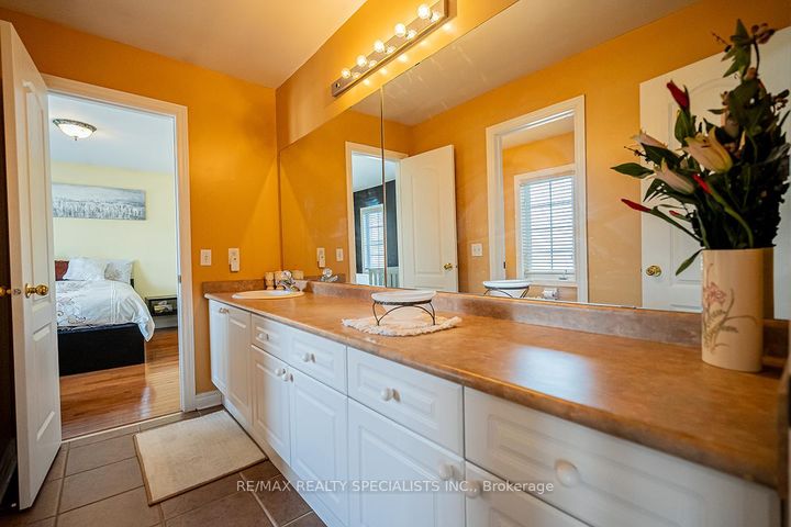Photo 28 at 19 Rushbrook Drive, Vales of Castlemore, Brampton