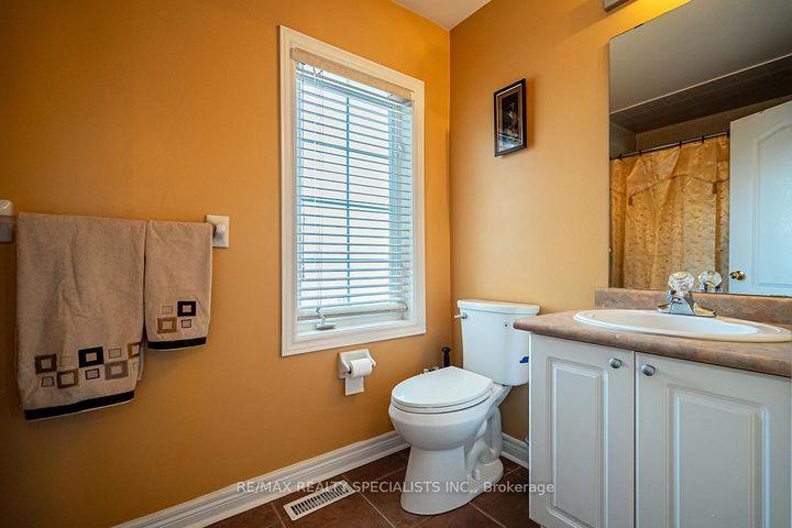 Photo 29 at 19 Rushbrook Drive, Vales of Castlemore, Brampton