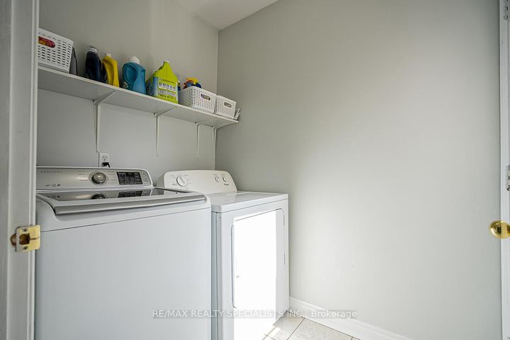 Photo 34 at 19 Rushbrook Drive, Vales of Castlemore, Brampton