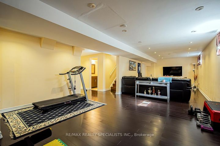 Photo 36 at 19 Rushbrook Drive, Vales of Castlemore, Brampton