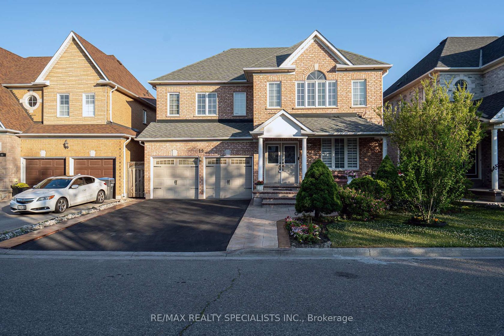 19 Rushbrook Drive, Vales of Castlemore, Brampton 2