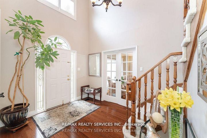 Photo 5 at 41 Christie Drive, Snelgrove, Brampton
