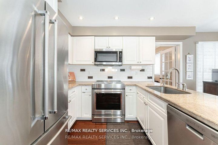 Photo 15 at 41 Christie Drive, Snelgrove, Brampton