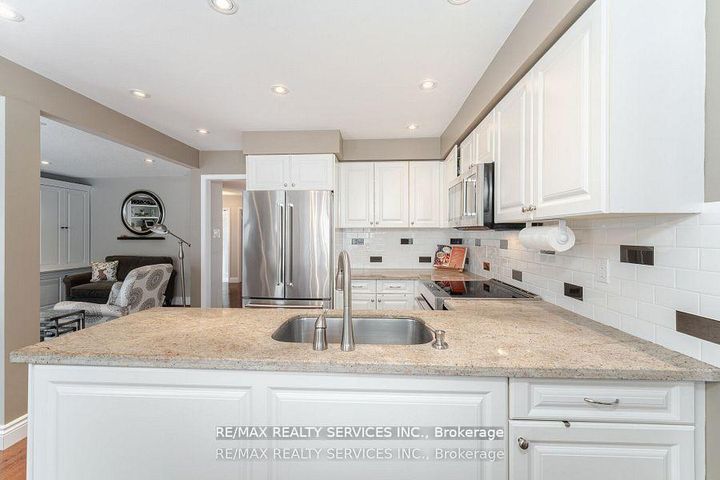 Photo 16 at 41 Christie Drive, Snelgrove, Brampton
