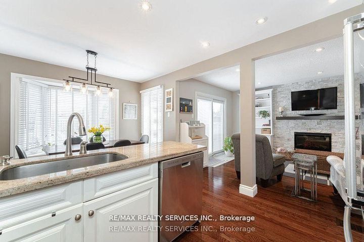Photo 17 at 41 Christie Drive, Snelgrove, Brampton