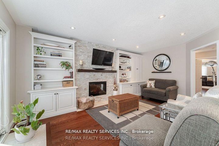 Photo 20 at 41 Christie Drive, Snelgrove, Brampton