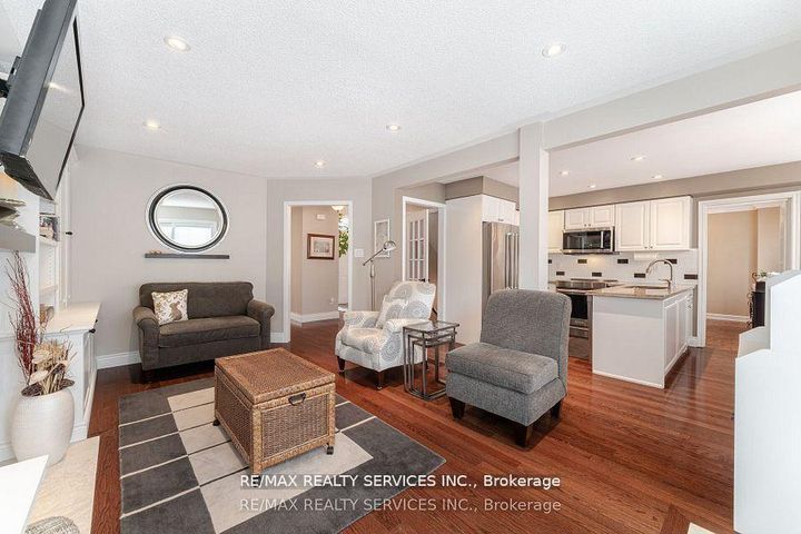 Photo 21 at 41 Christie Drive, Snelgrove, Brampton