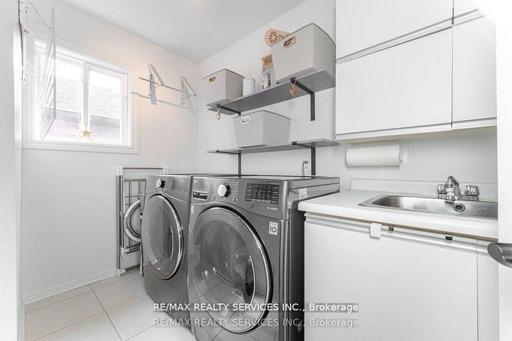 Photo 25 at 41 Christie Drive, Snelgrove, Brampton