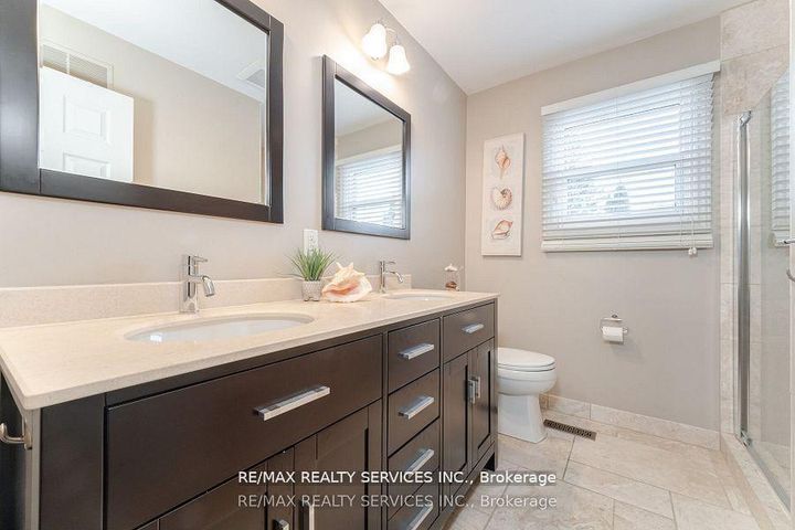 Photo 30 at 41 Christie Drive, Snelgrove, Brampton