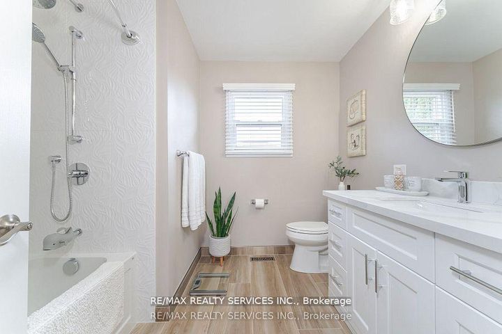 Photo 35 at 41 Christie Drive, Snelgrove, Brampton