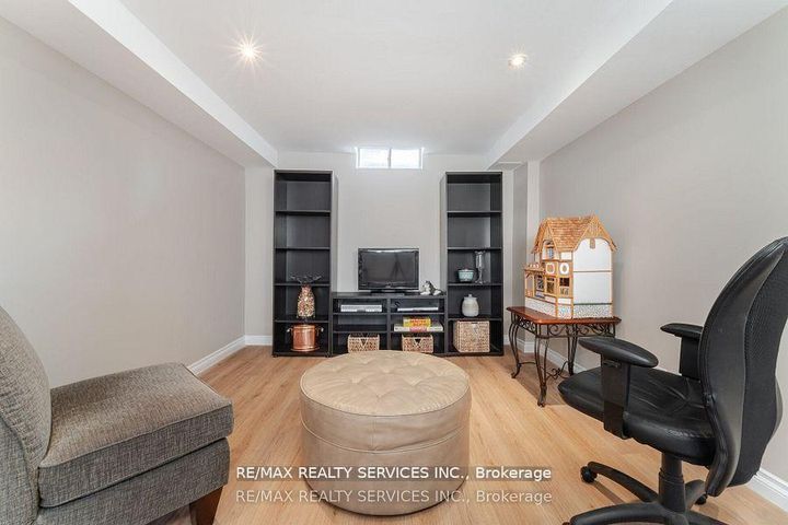 Photo 38 at 41 Christie Drive, Snelgrove, Brampton