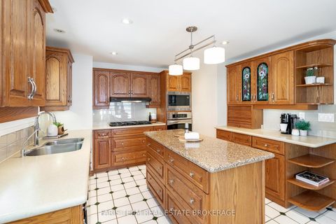 Photo 5 at 10 White Oaks Road, South Shore, Barrie Photo 5 at 10 White Oaks Road, South Shore, Barrie