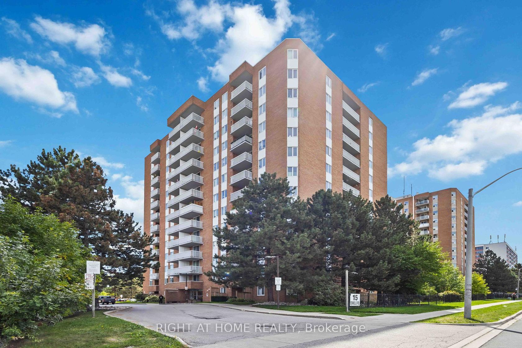 401 - 15 Sewells Road S, Malvern, Toronto by Loree Meneguzzi Real Estate 401 - 15 Sewells Road S, Malvern, Toronto