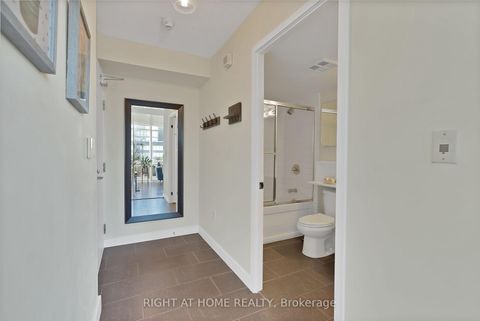 Photo 2 at 3205 - 15 Fort York Boulevard, Waterfront Communities C1, Toronto