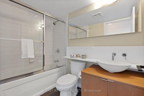 Photo 3 at 3205 - 15 Fort York Boulevard, Waterfront Communities C1, Toronto