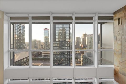 Photo 21 at 3205 - 15 Fort York Boulevard, Waterfront Communities C1, Toronto