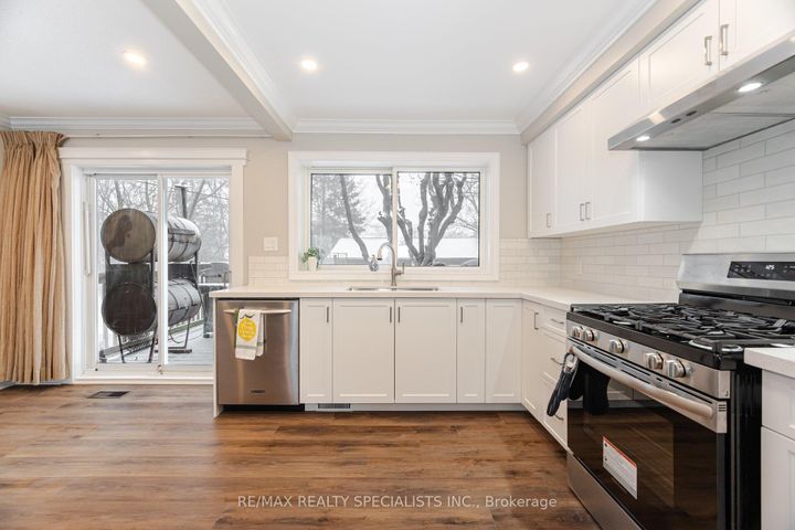 Photo 11 at 14 Marsden Crescent, Bram East, Brampton