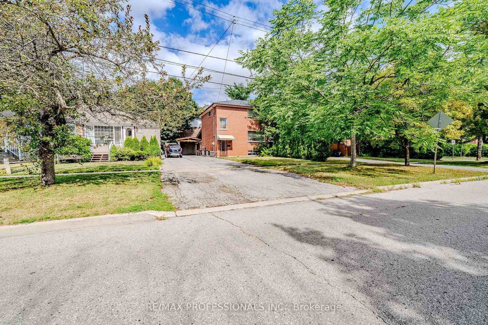 72 Painted Post Drive, Woburn, Toronto 