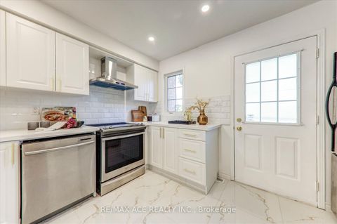 Photo 9 at 102 - 2 Hedge End Road, Rouge E11, Toronto