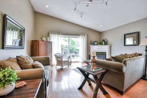 Photo 14 at 13 Couples Court, East Bayfield, Barrie