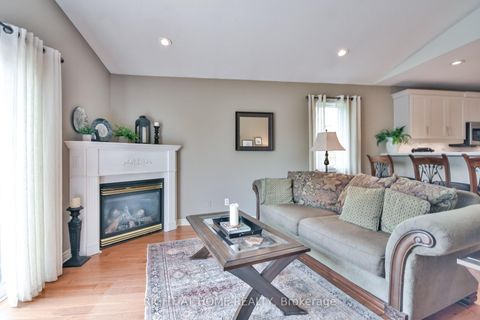 Photo 15 at 13 Couples Court, East Bayfield, Barrie