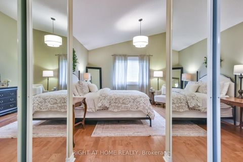 Photo 23 at 13 Couples Court, East Bayfield, Barrie