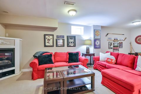 Photo 36 at 13 Couples Court, East Bayfield, Barrie